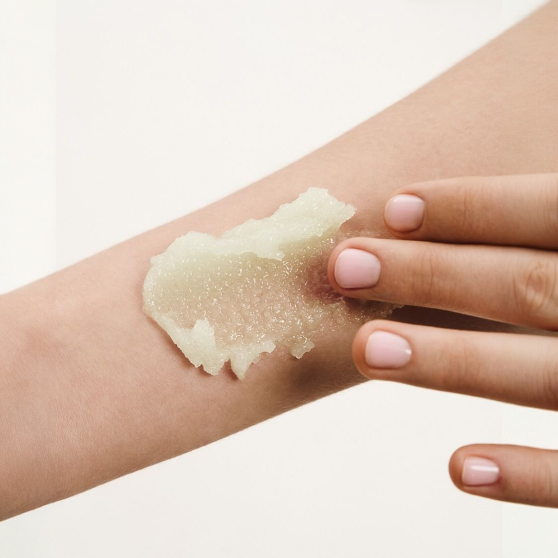 HOLLYSKIN Body Treat Silk shea sugar body scrub – WELL.UA – Фото 2